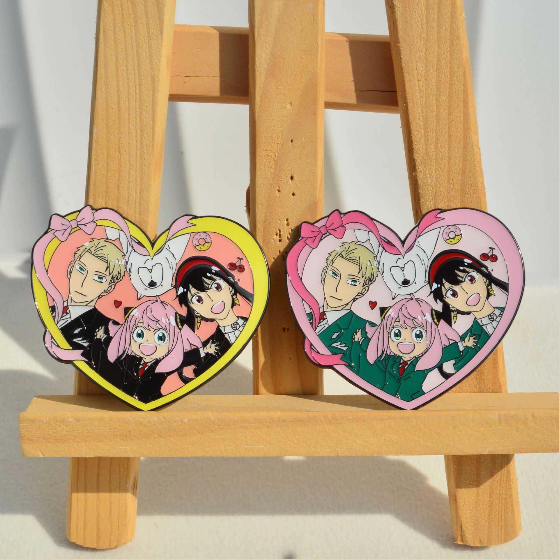 Anime Cosplay Yor - Anya Yor Loid Bond Badge Liontin